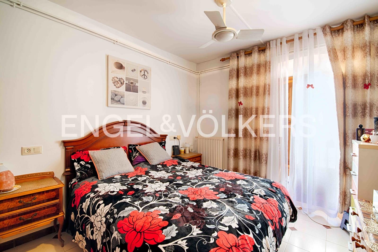 6 bedroom Townhouse for sale in Darnius with garage - € 580,000 (Ref: 9925159)