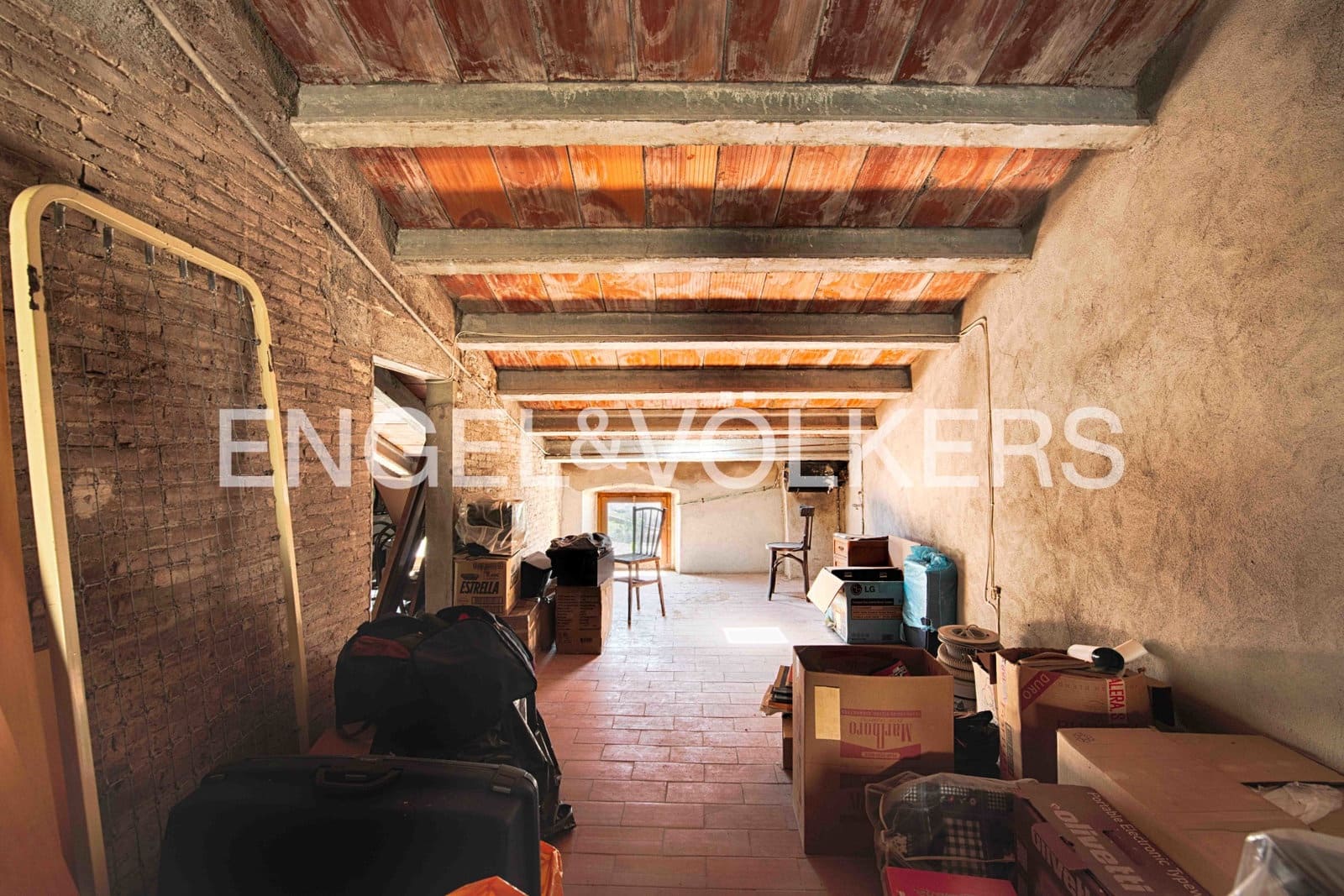 6 bedroom Townhouse for sale in Darnius with garage - € 580,000 (Ref: 9925159)
