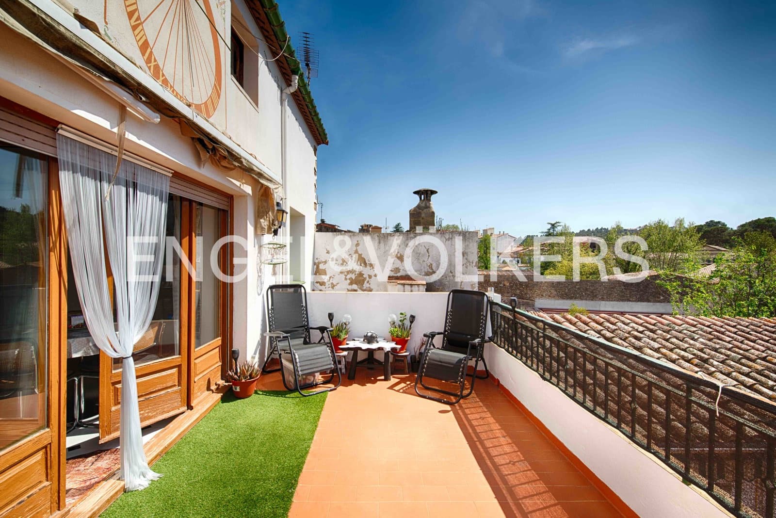 6 bedroom Townhouse for sale in Darnius with garage - € 580,000 (Ref: 9925159)