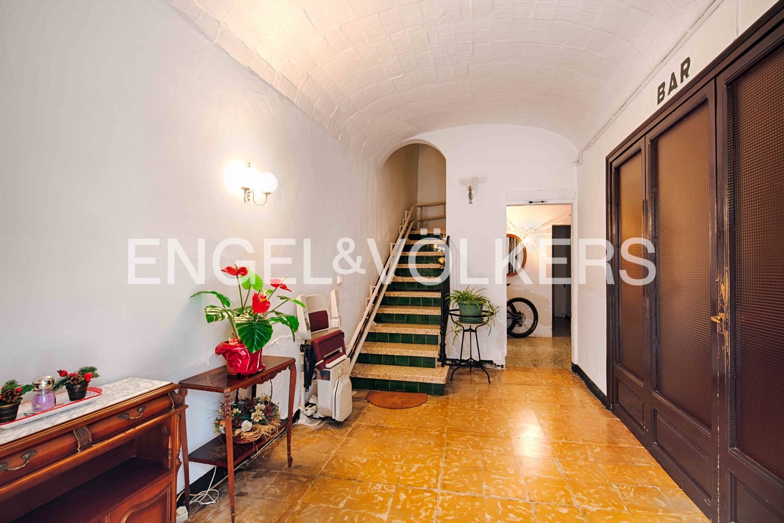 6 bedroom Townhouse for sale in Darnius with garage - € 580,000 (Ref: 9925159)
