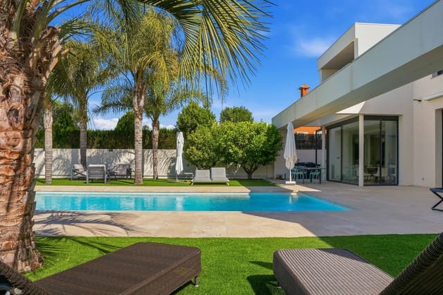 4 makuuhuone Huvila myytävänä paikassa Empuriabrava, Castelló d'Empúries mukana uima-altaan - 2 995 000 € (Ref: 9944858)