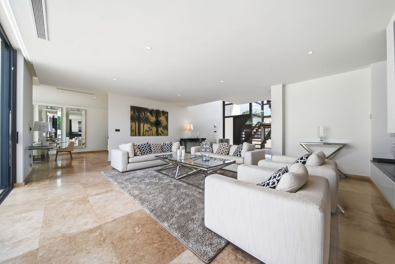 4 bedroom Villa for sale in Empuriabrava with pool - € 2,995,000 (Ref: 9944858)