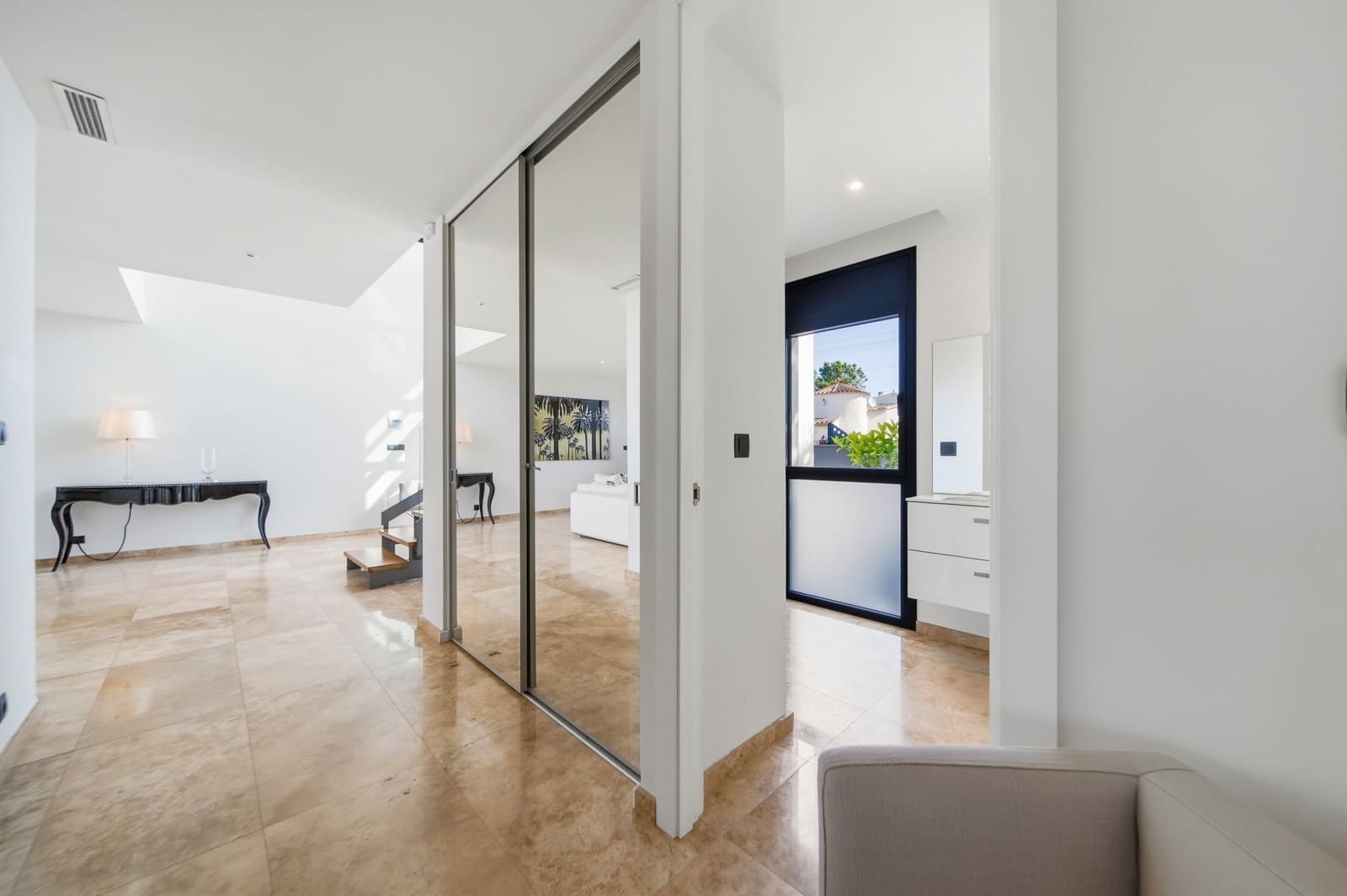 4 bedroom Villa for sale in Empuriabrava with pool - € 2,995,000 (Ref: 9944858)