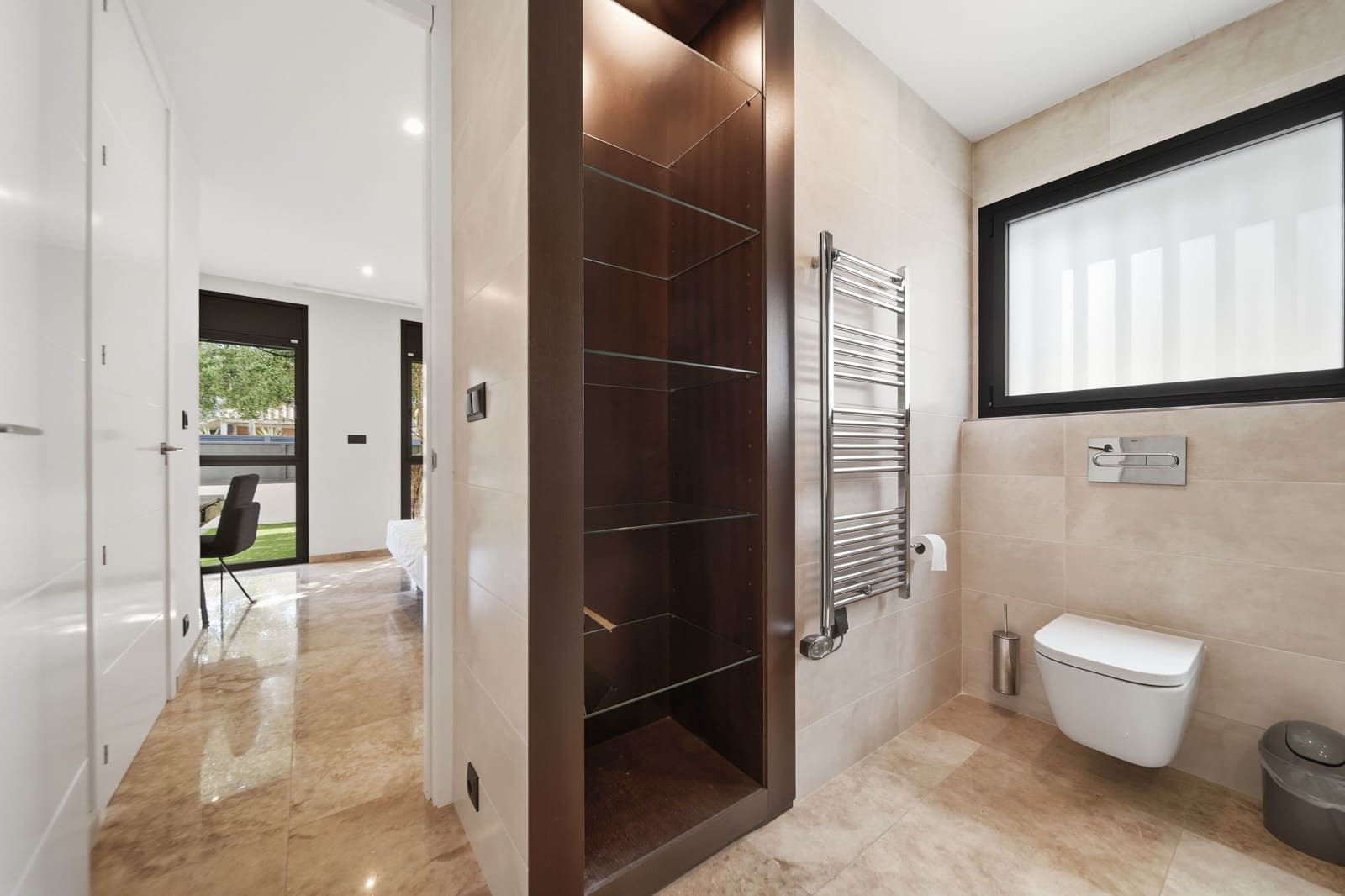 4 bedroom Villa for sale in Empuriabrava with pool - € 2,995,000 (Ref: 9944858)