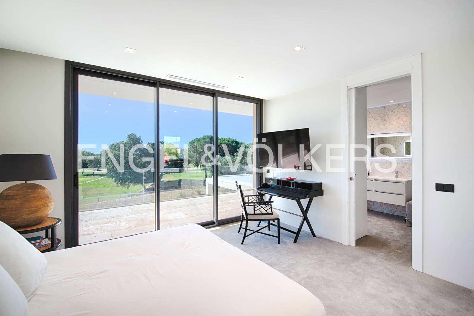 4 bedroom Villa for sale in Peralada with pool garage - € 2,199,000 (Ref: 9946337)