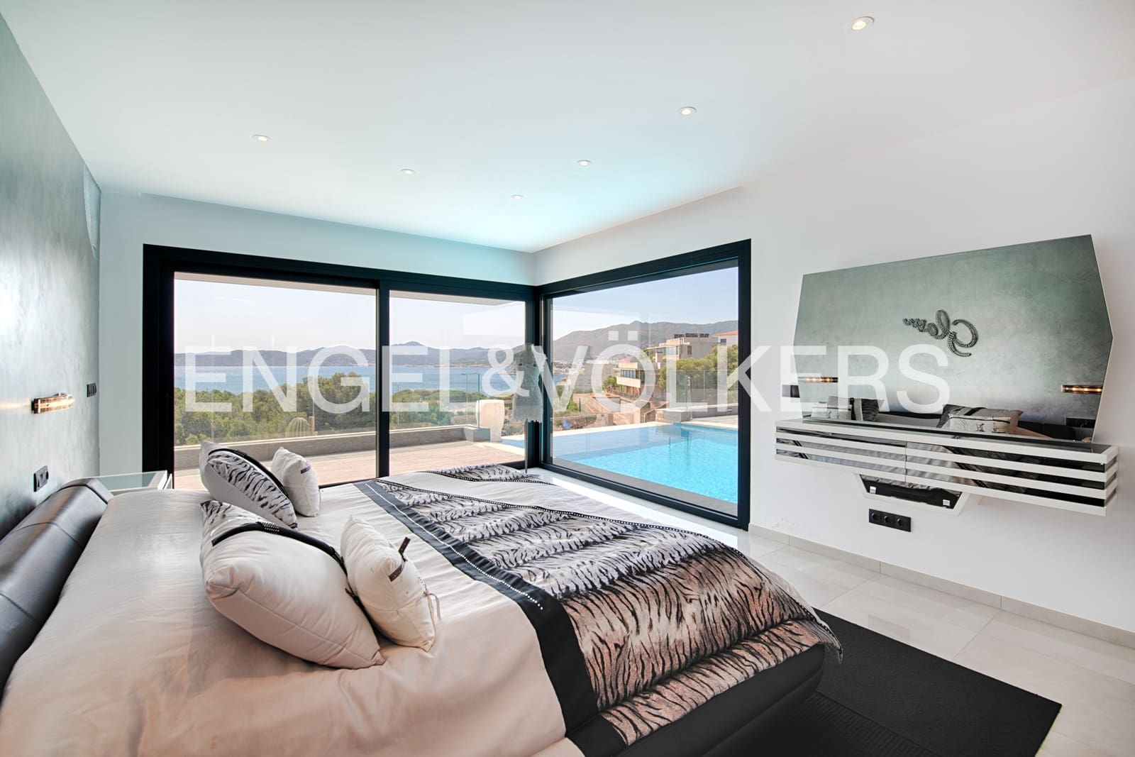 4 soveværelse Villa til salg i Llanca med swimmingpool garage - € 1.995.000 (Ref: 9946626)