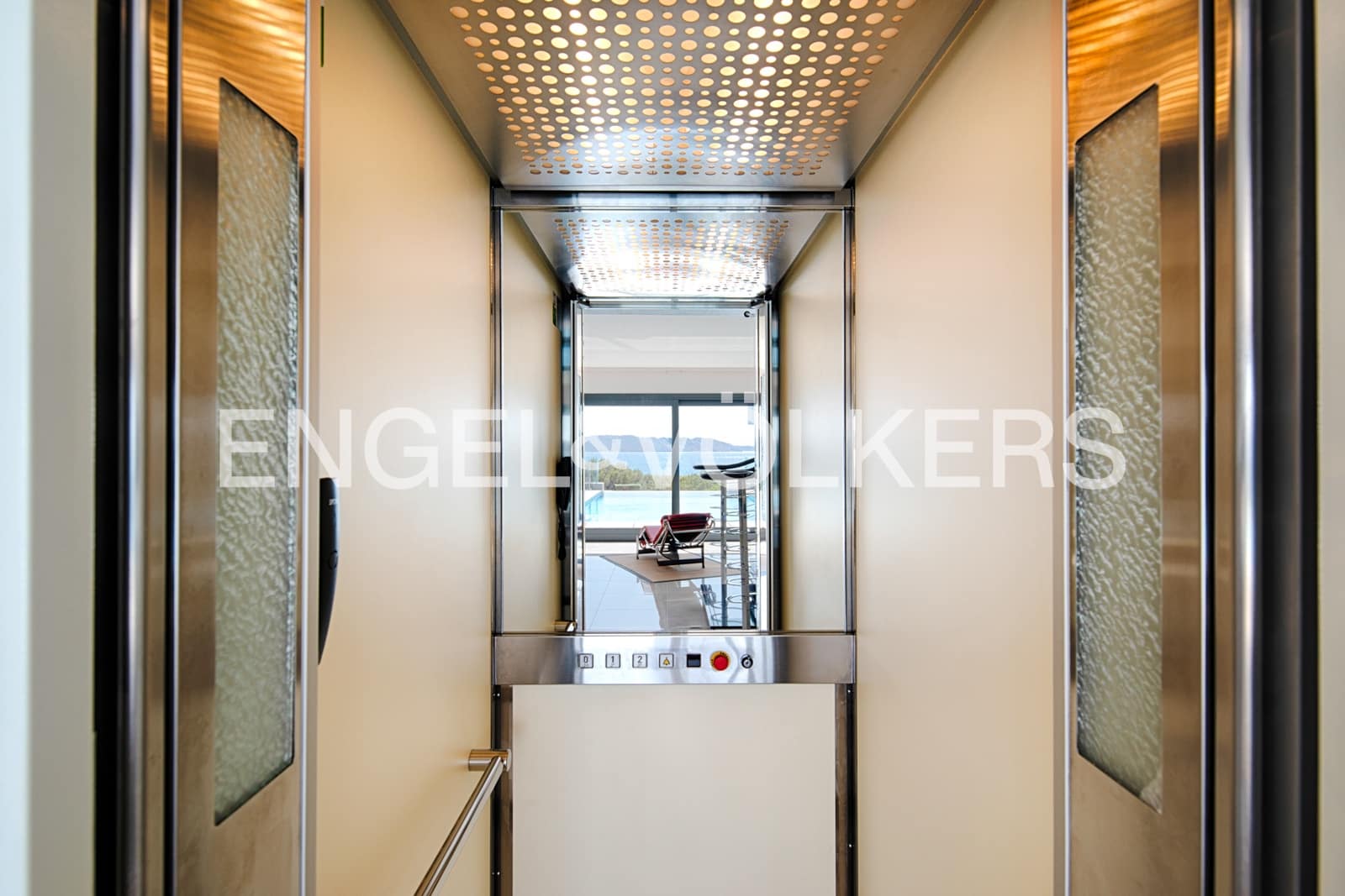 4 soveværelse Villa til salg i Llanca med swimmingpool garage - € 1.995.000 (Ref: 9946626)