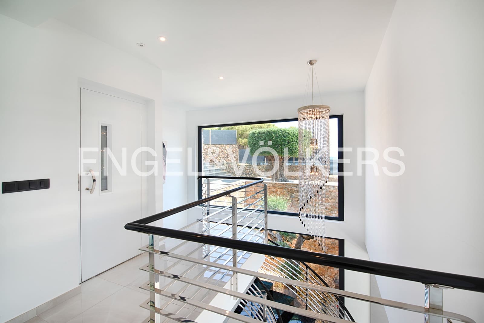 4 soveværelse Villa til salg i Llanca med swimmingpool garage - € 1.995.000 (Ref: 9946626)