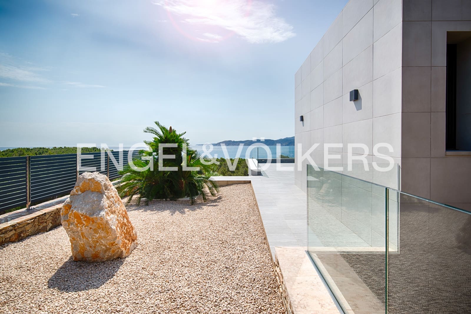 4 soveværelse Villa til salg i Llanca med swimmingpool garage - € 1.995.000 (Ref: 9946626)
