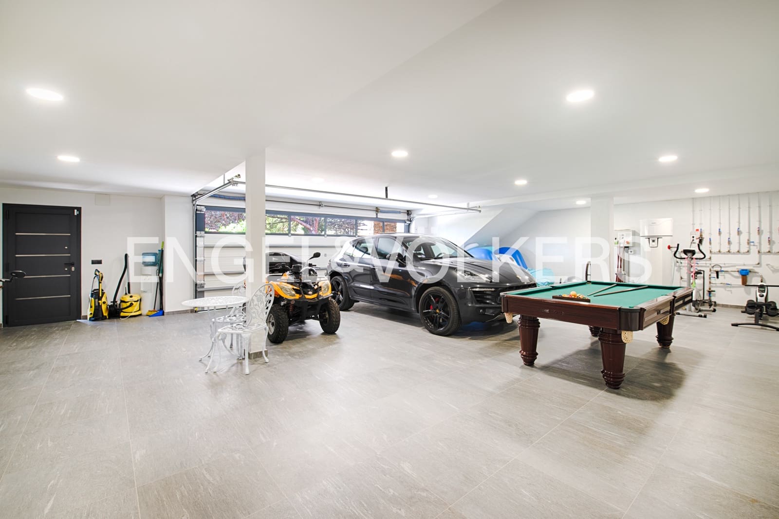 4 soveværelse Villa til salg i Llanca med swimmingpool garage - € 1.995.000 (Ref: 9946626)
