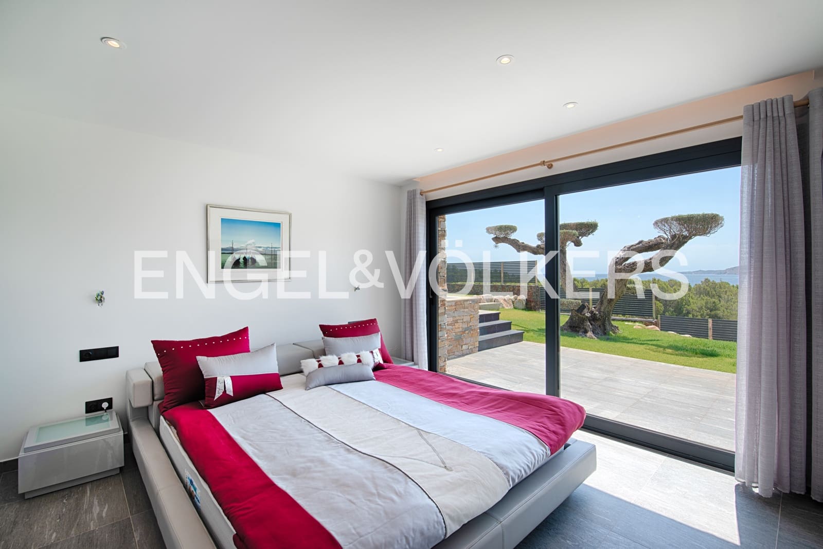 4 soveværelse Villa til salg i Llanca med swimmingpool garage - € 1.995.000 (Ref: 9946626)