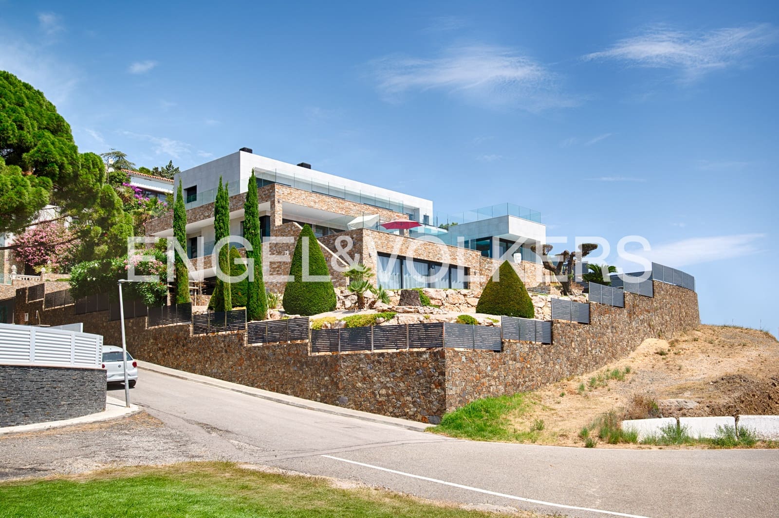 4 soveværelse Villa til salg i Llanca med swimmingpool garage - € 1.995.000 (Ref: 9946626)