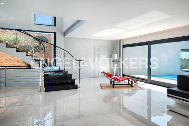 4 sypialnia Willa na sprzedaż w Llançà z basenem garażem - 1 995 000 € (Ref: 9946626)