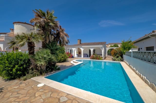 2 chambre Villa/Maison à vendre à Empuriabrava, Castelló d'Empúries avec piscine garage - 849 000 € (Ref: 9948585)