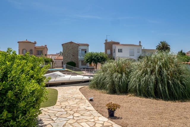 2 chambre Villa/Maison à vendre à Empuriabrava, Castelló d'Empúries avec piscine garage - 849 000 € (Ref: 9948585)