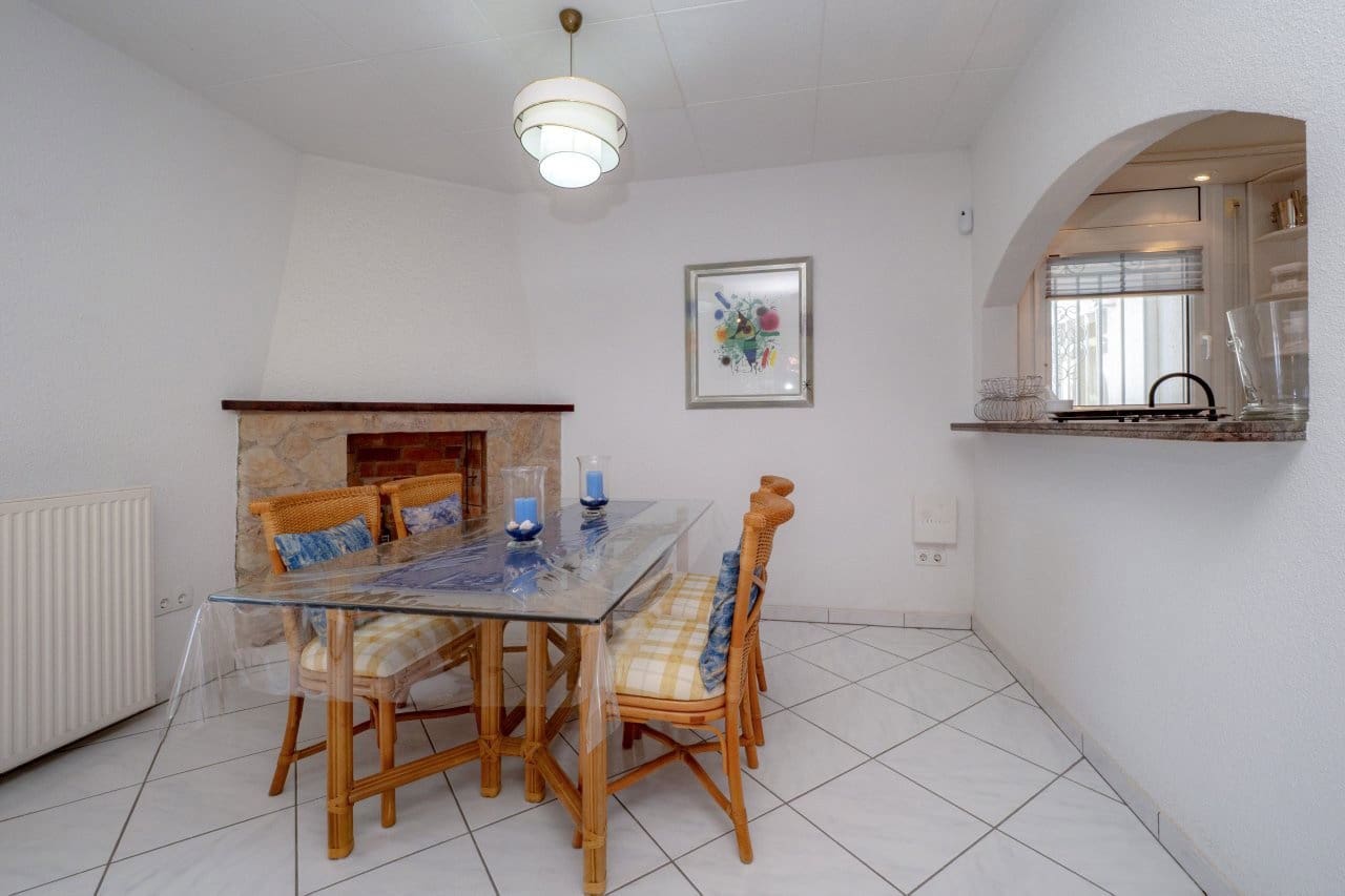 2 bedroom Villa for sale in Empuriabrava with pool garage - € 849,000 (Ref: 9948585)