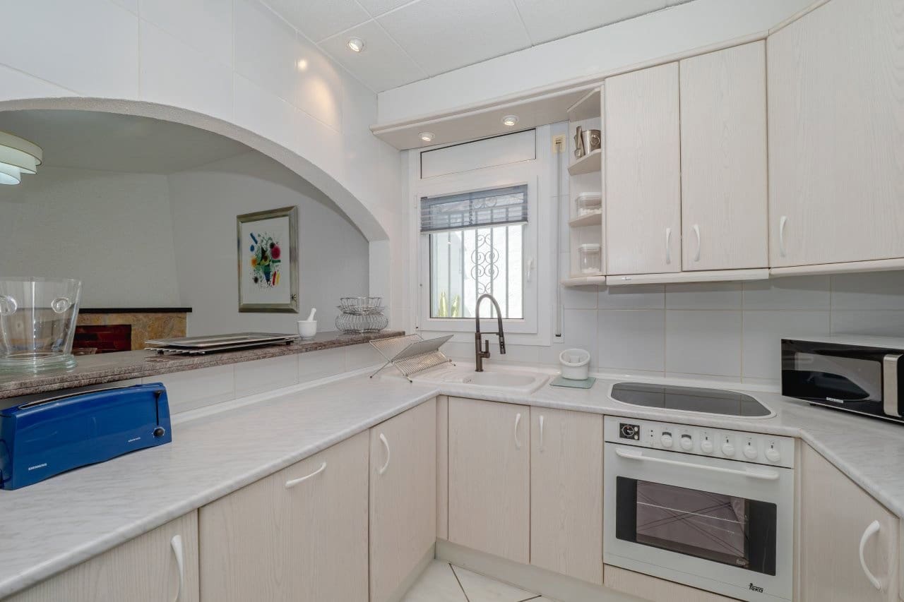 2 bedroom Villa for sale in Empuriabrava with pool garage - € 849,000 (Ref: 9948585)