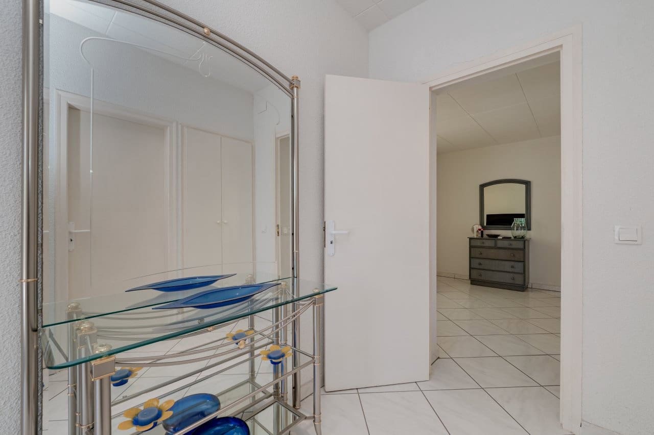 2 bedroom Villa for sale in Empuriabrava with pool garage - € 849,000 (Ref: 9948585)
