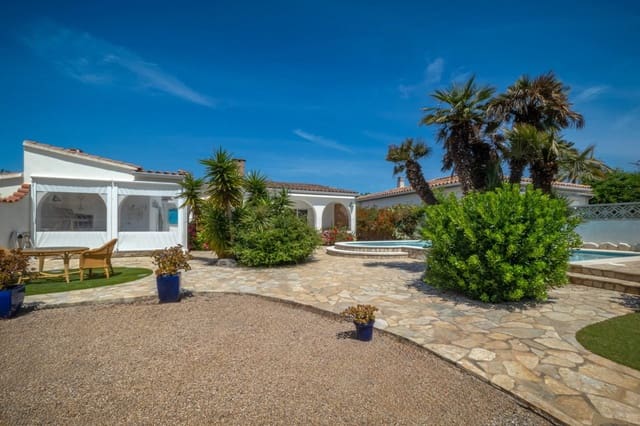 2 chambre Villa/Maison à vendre à Empuriabrava, Castelló d'Empúries avec piscine garage - 849 000 € (Ref: 9948585)