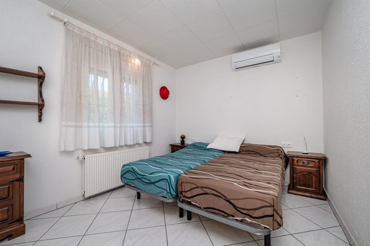 2 bedroom Villa for sale in Empuriabrava with pool garage - € 849,000 (Ref: 9948585)