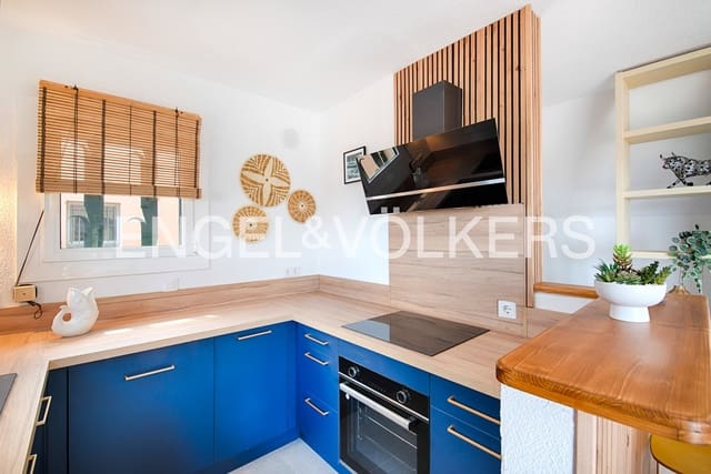 2 slaapkamer Appartement te koop in Roses - € 495.000 (Ref: 9950363)