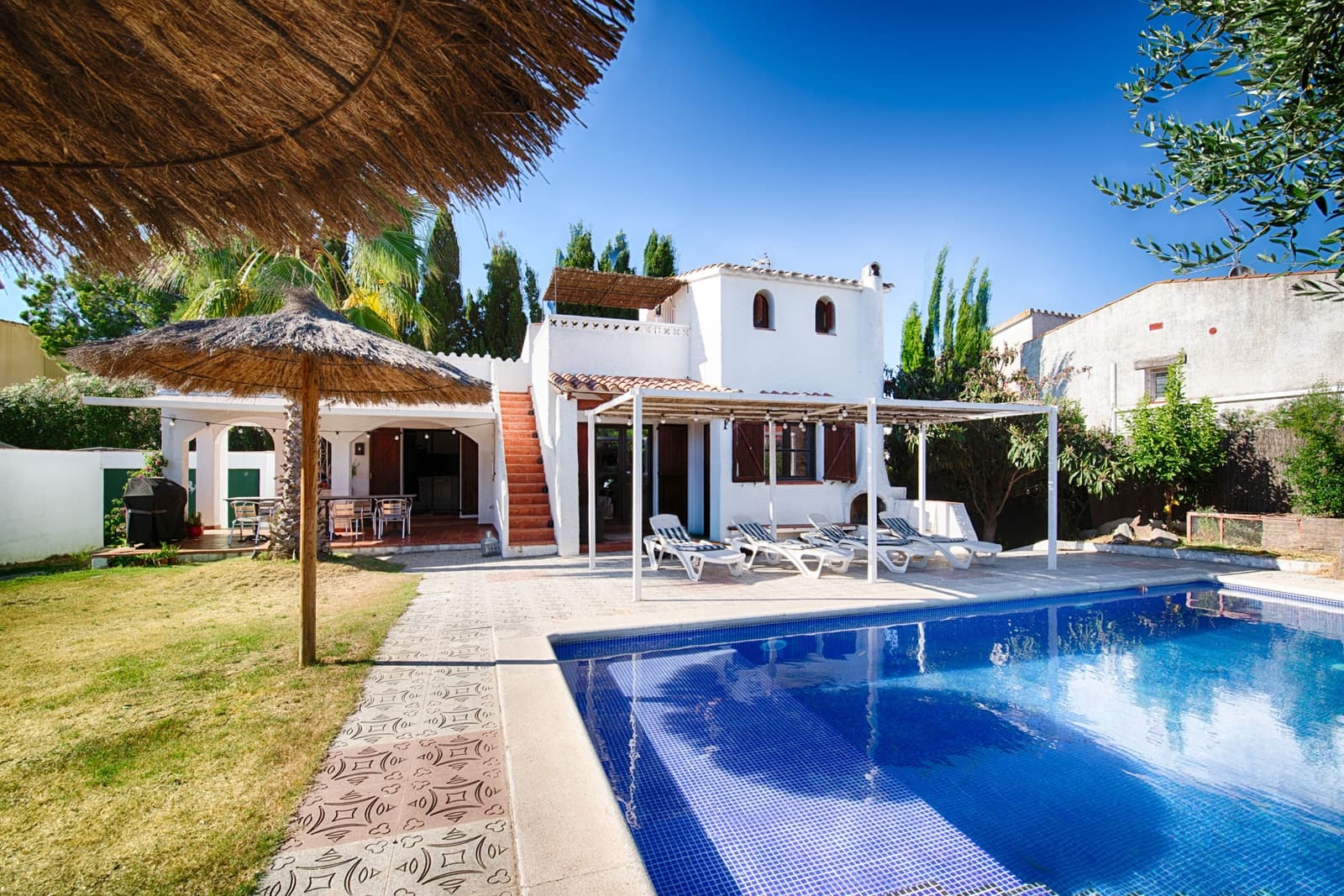 4 soveværelse Byhus til salg i Castello d'Empuries med swimmingpool garage - € 445.000 (Ref: 9956229)