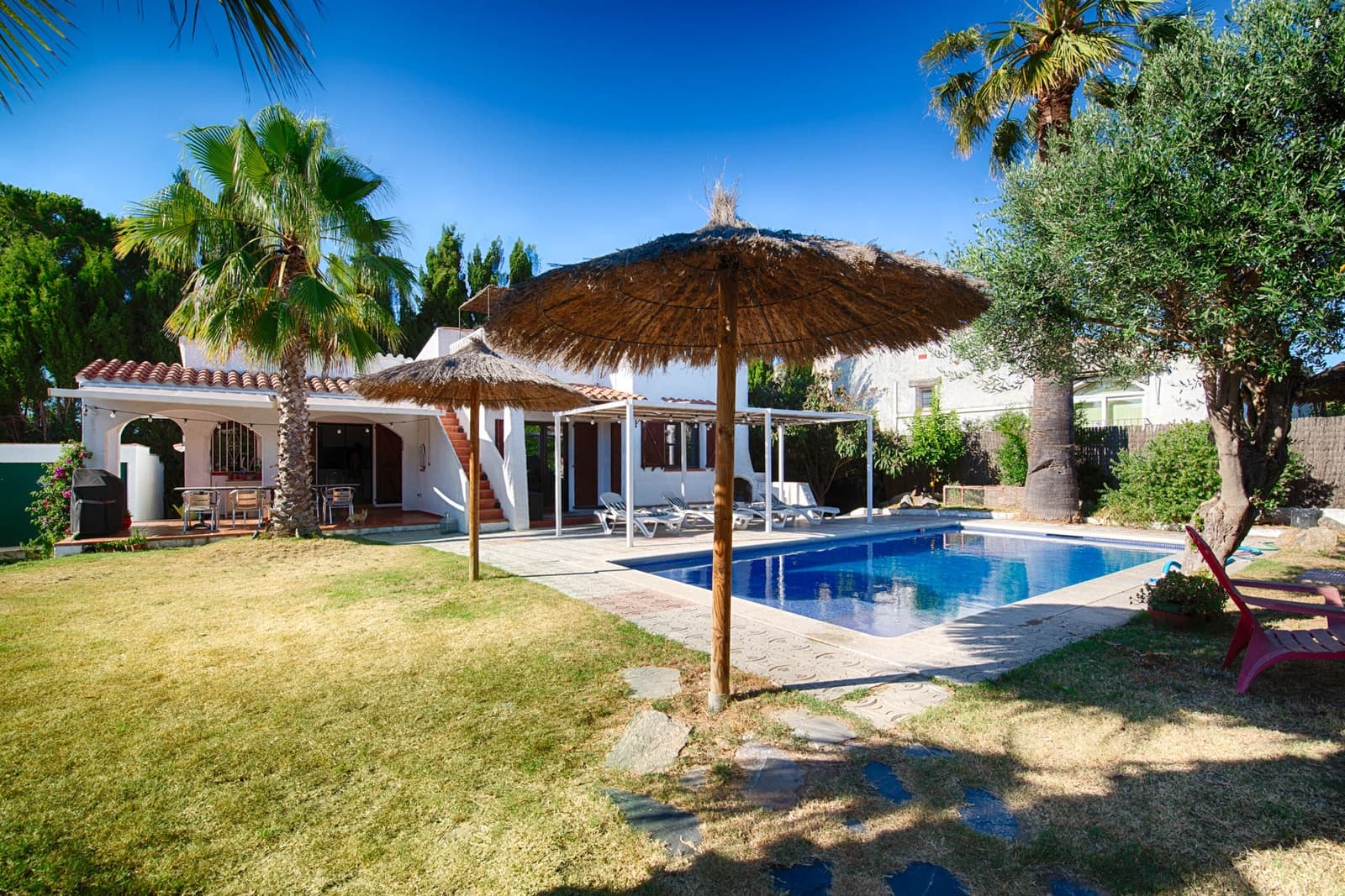 4 soveværelse Byhus til salg i Castello d'Empuries med swimmingpool garage - € 445.000 (Ref: 9956229)