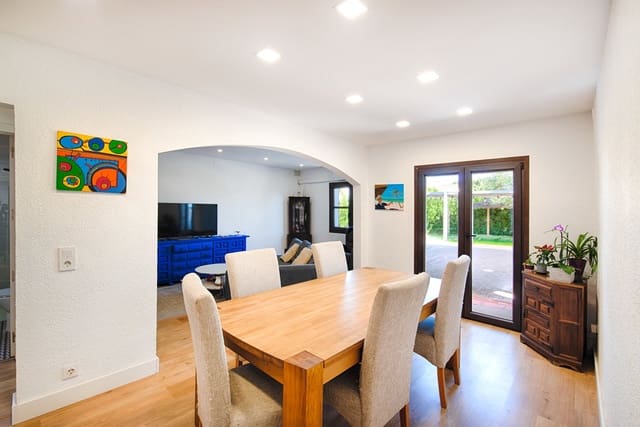 4 slaapkamer Huis te koop in Castelló d'Empúries met zwembad garage - € 445.000 (Ref: 9956229)
