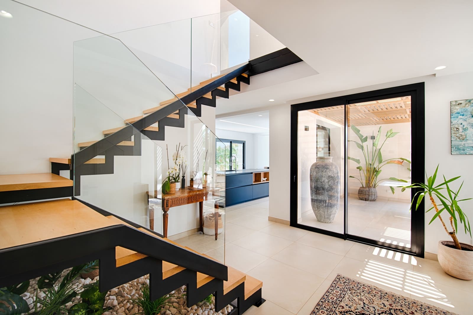 6 bedroom Villa for sale in Empuriabrava with pool garage - € 1,890,000 (Ref: 9956631)