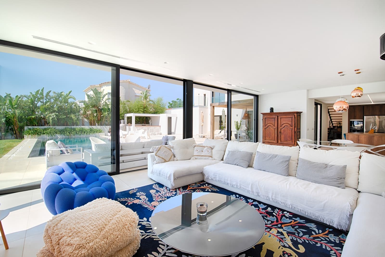 6 bedroom Villa for sale in Empuriabrava with pool garage - € 1,890,000 (Ref: 9956631)