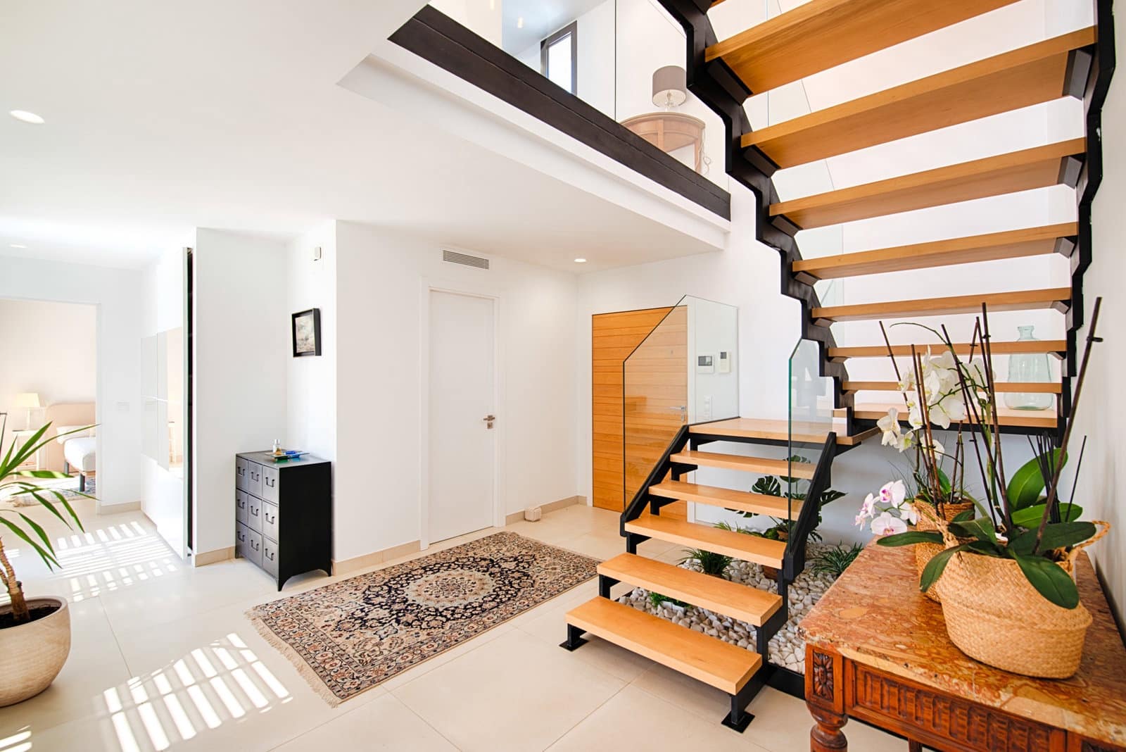 6 bedroom Villa for sale in Empuriabrava with pool garage - € 1,890,000 (Ref: 9956631)