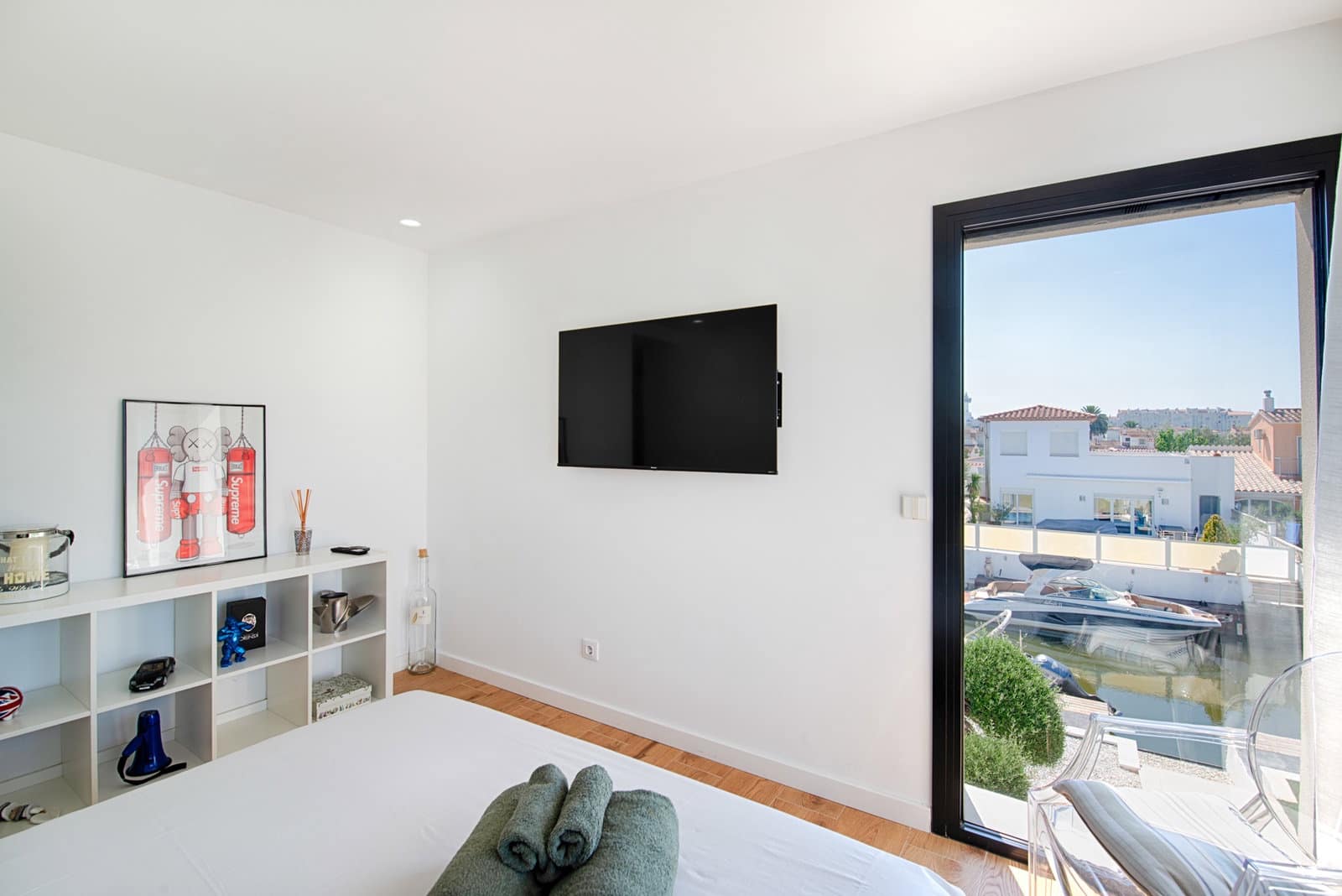 6 bedroom Villa for sale in Empuriabrava with pool garage - € 1,890,000 (Ref: 9956631)