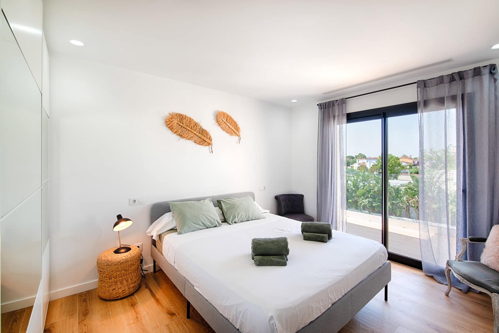 6 bedroom Villa for sale in Empuriabrava with pool garage - € 1,890,000 (Ref: 9956631)