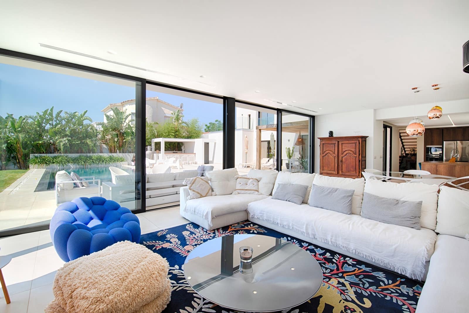 6 bedroom Villa for sale in Empuriabrava with pool garage - € 1,890,000 (Ref: 9956631)
