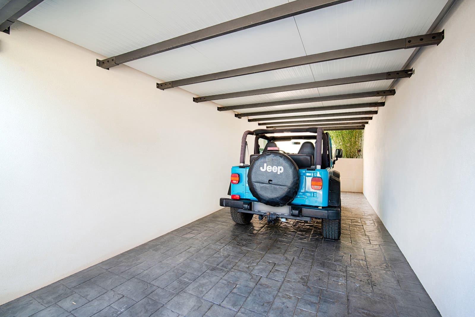 6 bedroom Villa for sale in Empuriabrava with pool garage - € 1,890,000 (Ref: 9956631)