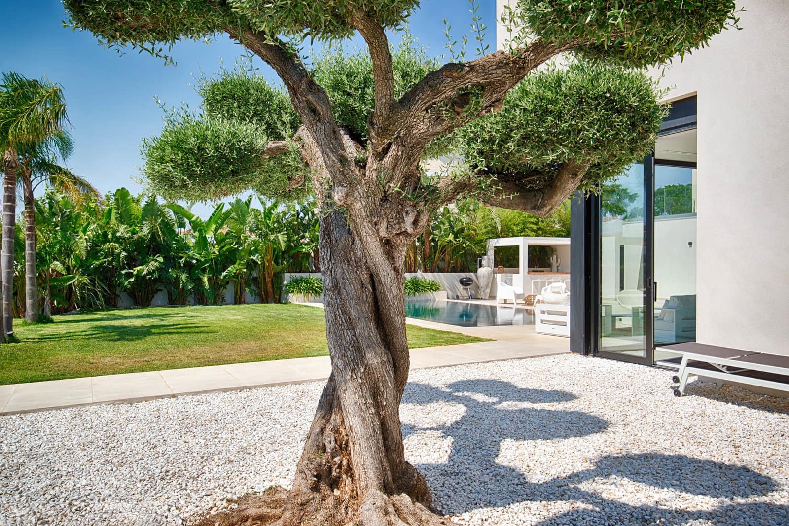 6 bedroom Villa for sale in Empuriabrava with pool garage - € 1,890,000 (Ref: 9956631)