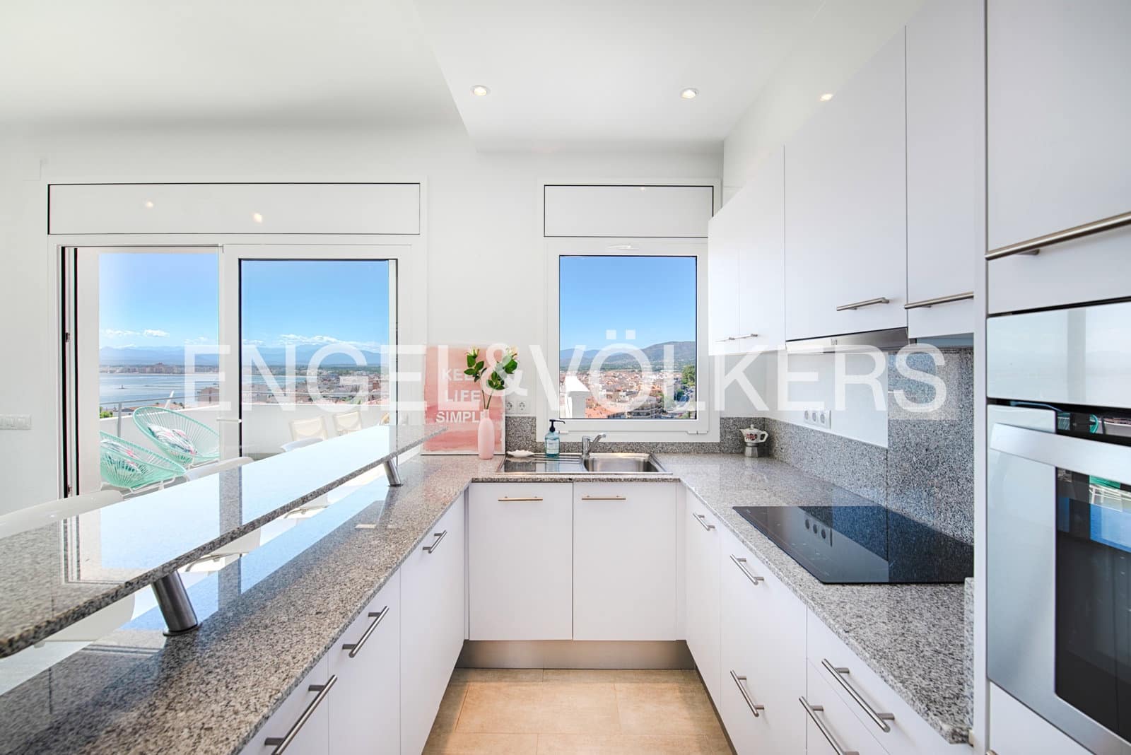 2 bedroom Apartment for sale in Roses - € 290,000 (Ref: 9958298)