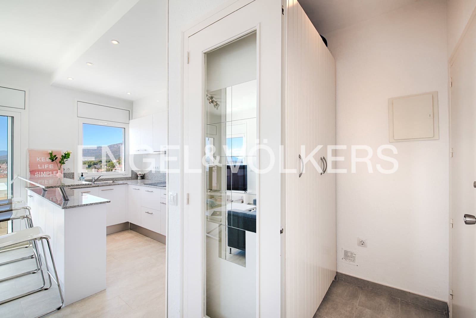2 bedroom Apartment for sale in Roses - € 290,000 (Ref: 9958298)