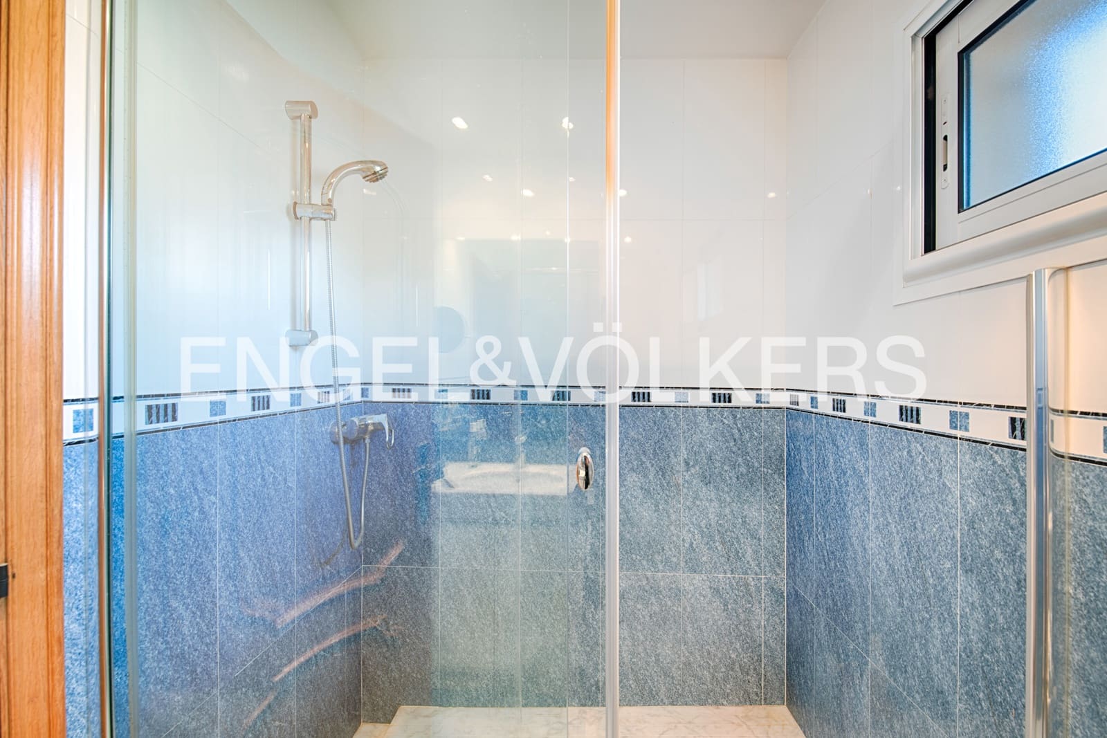 4 sypialnia Willa na sprzedaż w Vilamalla z basenem garażem - 520 000 € (Ref: 9964325)