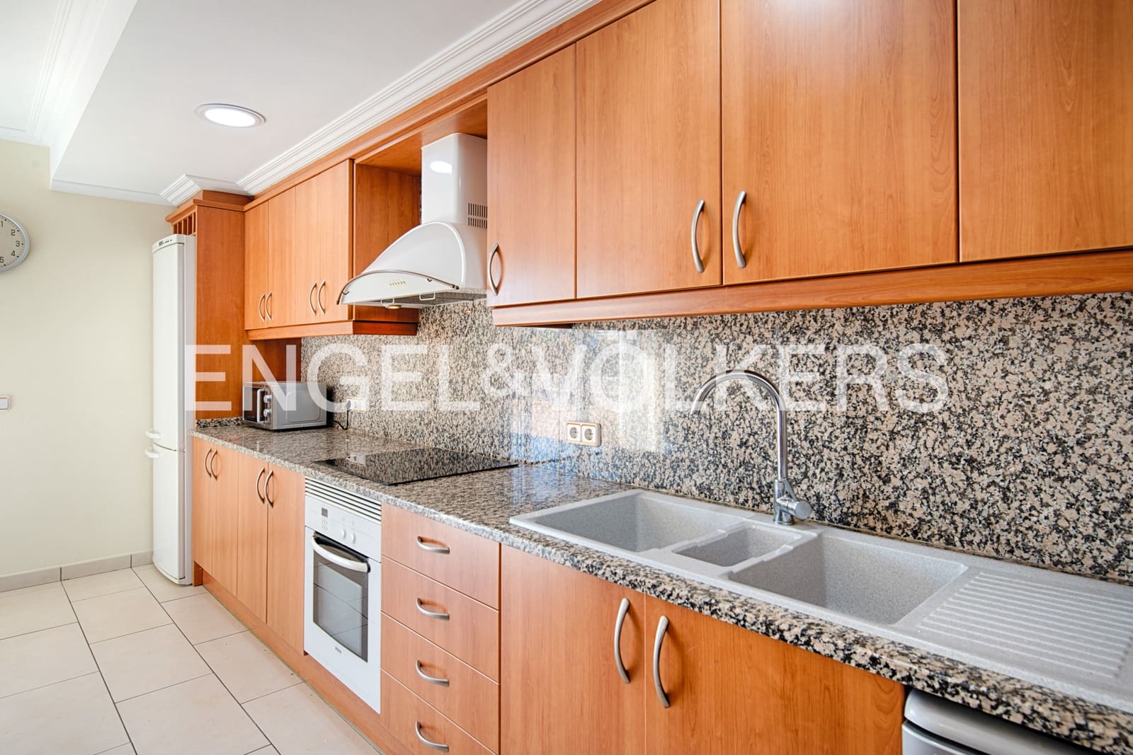 4 sypialnia Willa na sprzedaż w Vilamalla z basenem garażem - 520 000 € (Ref: 9964325)