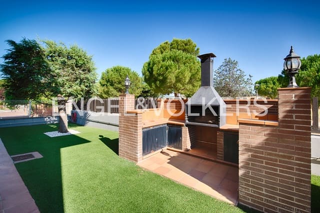 4 Zimmer Villa zu verkaufen in Vilamalla mit Pool Garage - 520.000 € (Ref: 9964325)