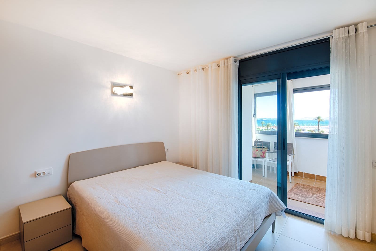 3 bedroom Apartment for sale in Empuriabrava with pool - € 450,000 (Ref: 9964431)