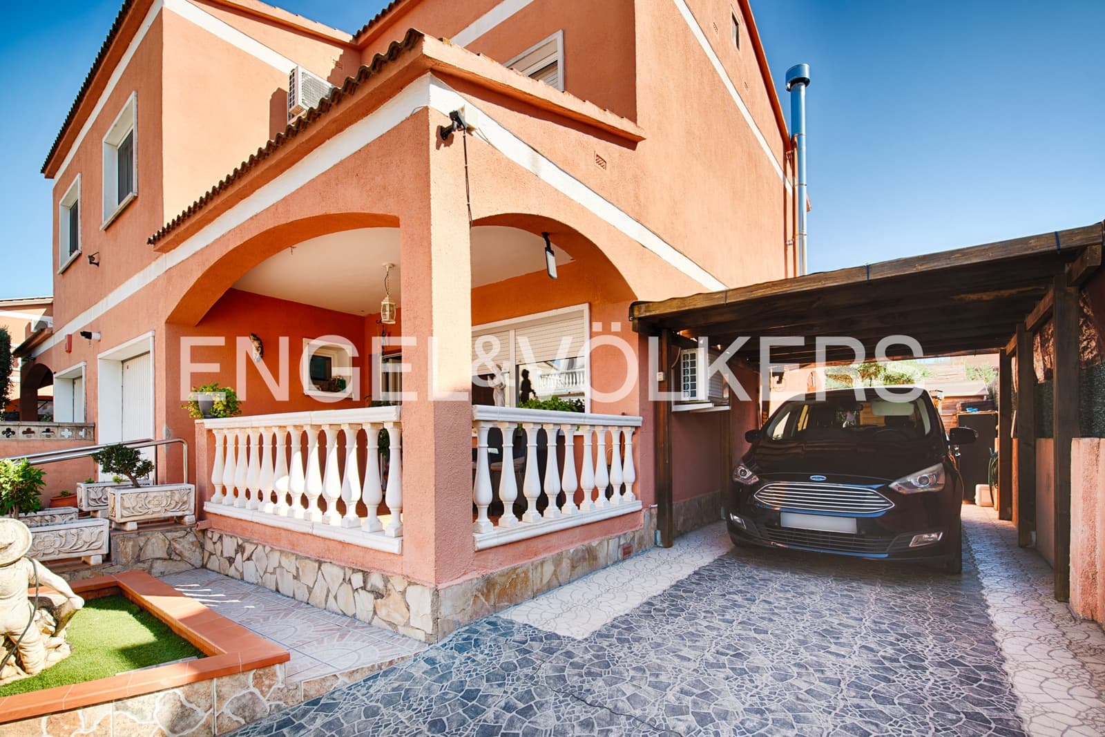4 Zimmer Reihenhaus zu verkaufen in Vilafant mit Garage - 335.000 € (Ref: 9965711)