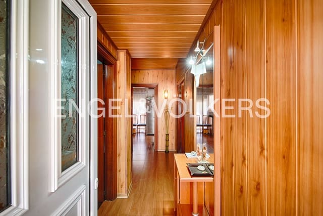 4 slaapkamer Rijtjeshuis te koop in Vilafant met garage - € 335.000 (Ref: 9965711)