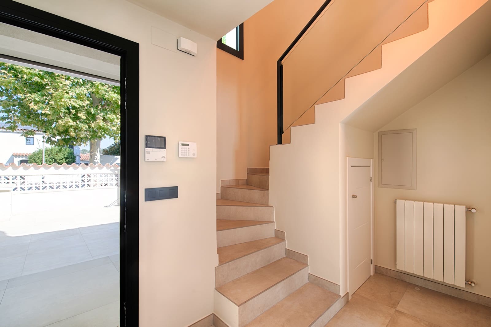 3 sypialnia Willa na sprzedaż w Empuriabrava z basenem garażem - 1 295 000 € (Ref: 9972299)
