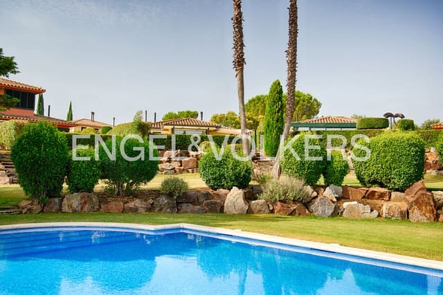 2 soveværelse Villa til salg i Navata med swimmingpool garage - € 740.000 (Ref: 9974005)