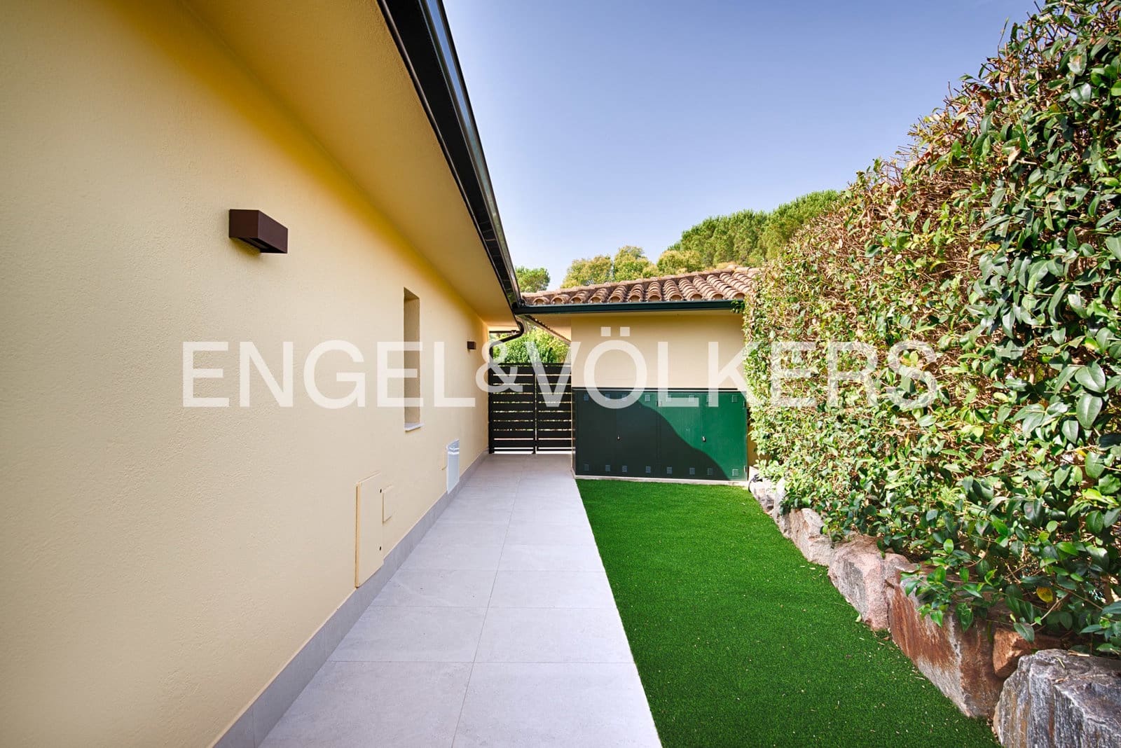 2 bedroom Villa for sale in Navata with pool garage - € 740,000 (Ref: 9974005)