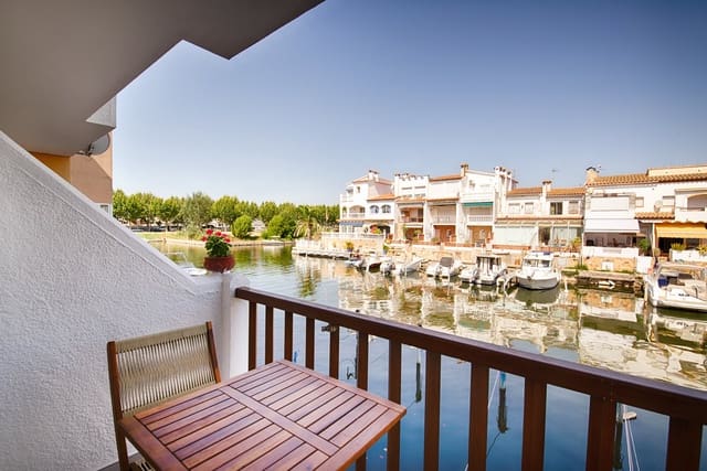 2 slaapkamer Appartement te koop in Empuriabrava, Castelló d'Empúries met garage - € 240.000 (Ref: 9977985)