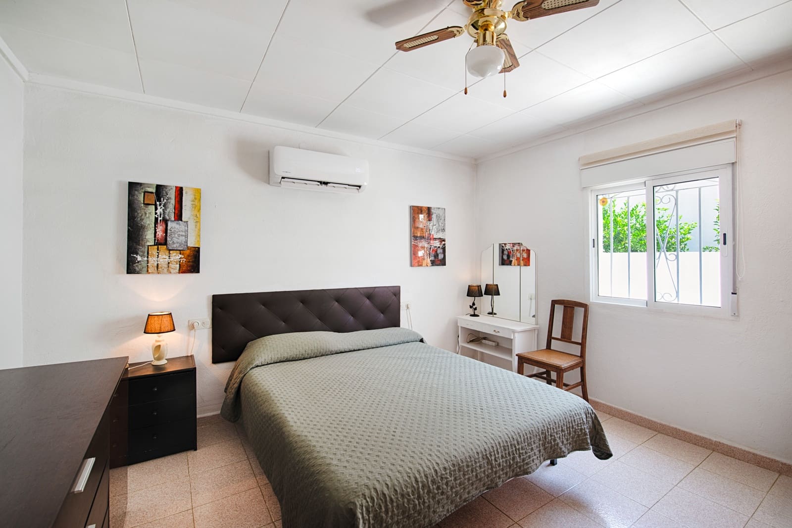 4 sovrum Radhus till salu i Empuriabrava med pool garage - 550 000 € (Ref: 9985332)