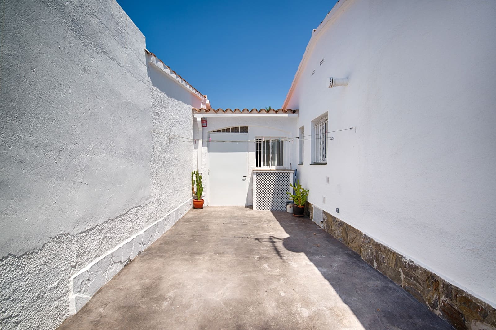 4 sovrum Radhus till salu i Empuriabrava med pool garage - 550 000 € (Ref: 9985332)